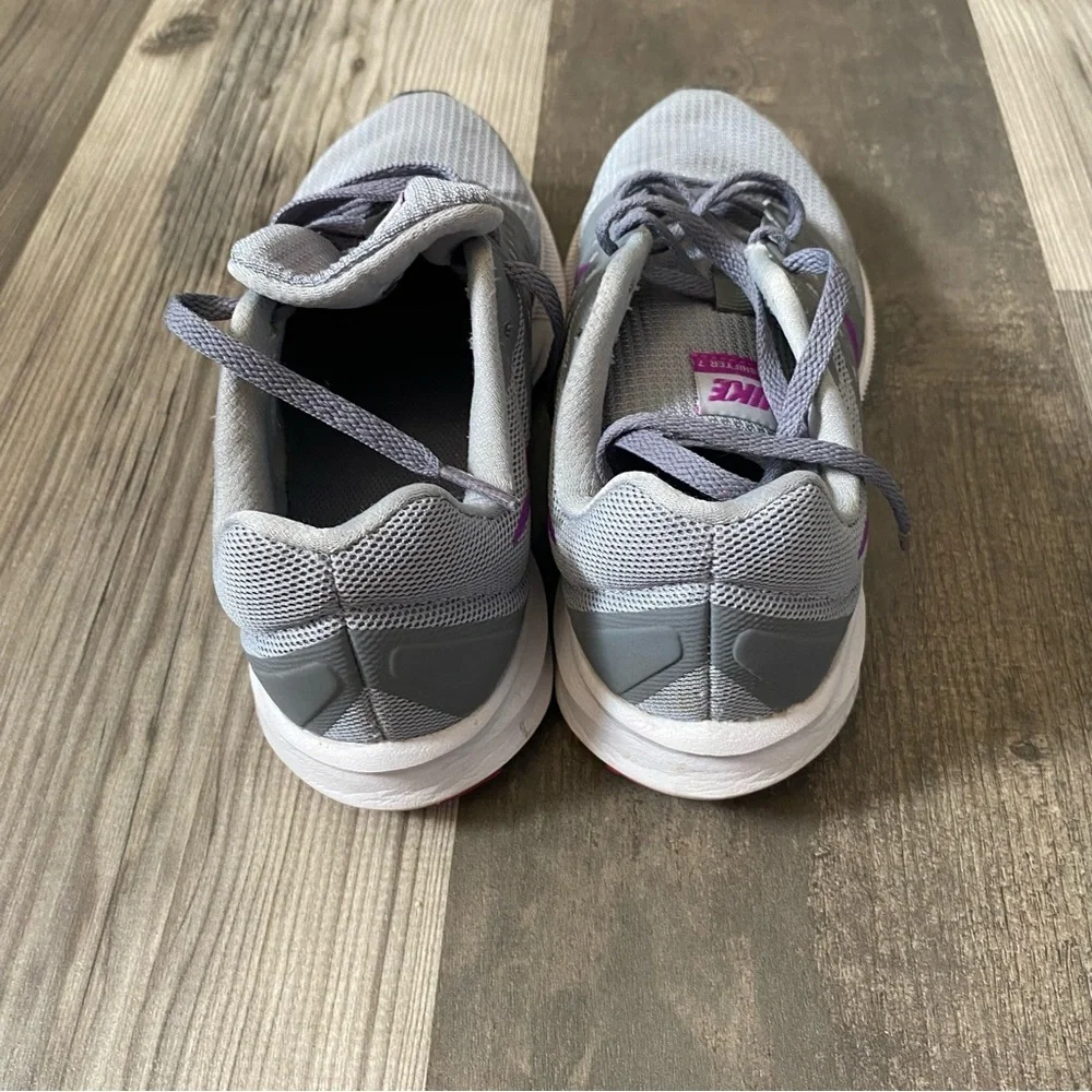 Nike Gray and Pink Women's Athletic Shoes Size 6.5